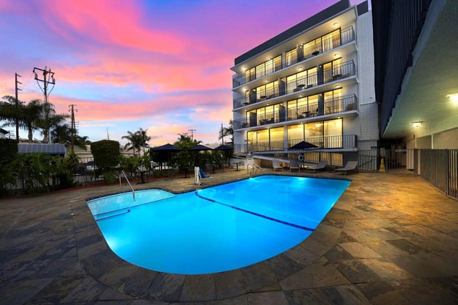 Mc Pacific Inn & Suites Torrance Exterior photo
